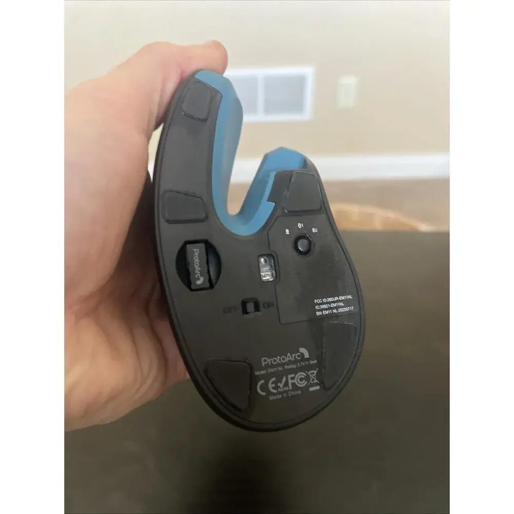 ProtoArc Ergonomic Vertical Mouse Rechargeable Multi-Device, Black